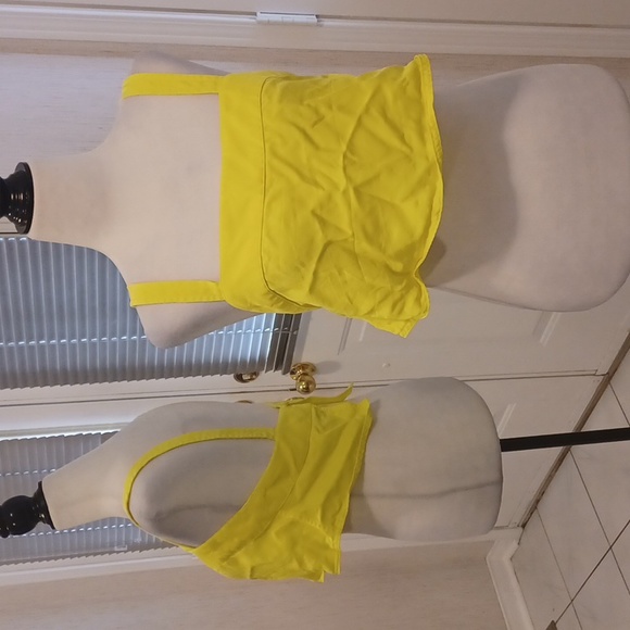 2/$50 Yellow Aritzia Sleeveless Top - Size Small - Picture 1 of 7